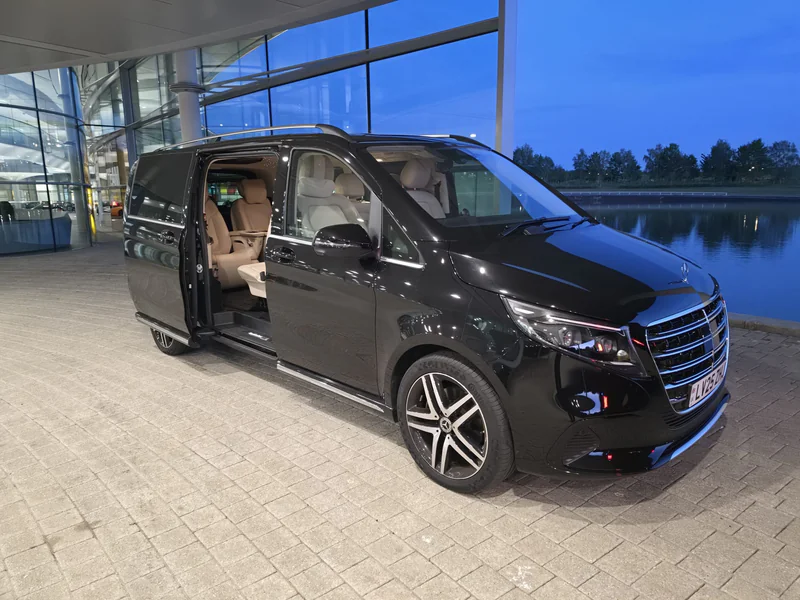 2025 Mercedes-Benz V300 Exclusive