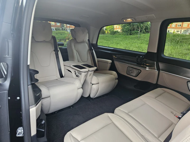 2025 Mercedes-Benz V300 Exclusive