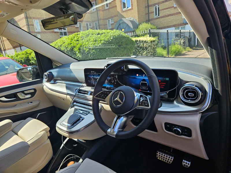 2025 Mercedes-Benz V300 Exclusive