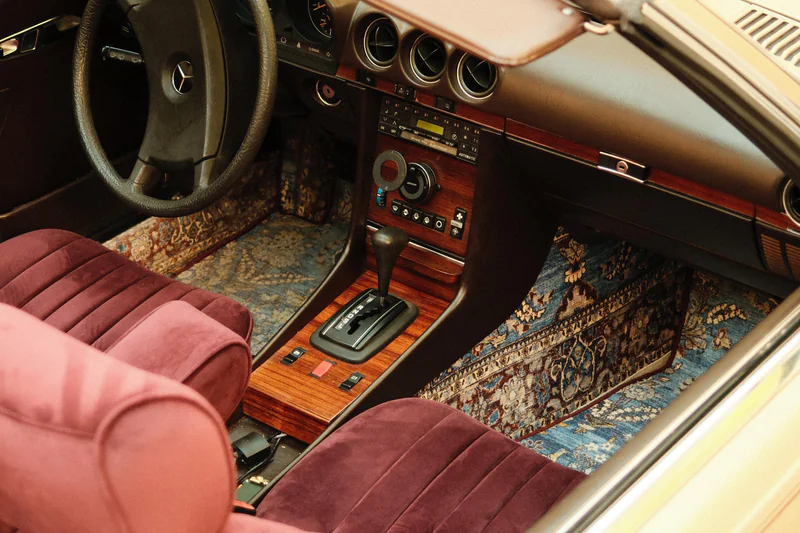 1982 Mercedes-Benz 380 Sl in Lisbon 3