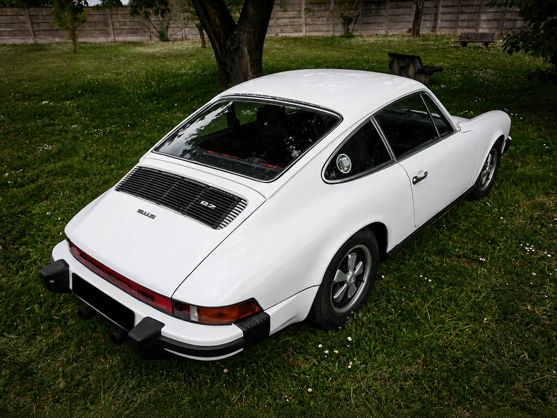 1975 Porsche 911 S in Seregno 2