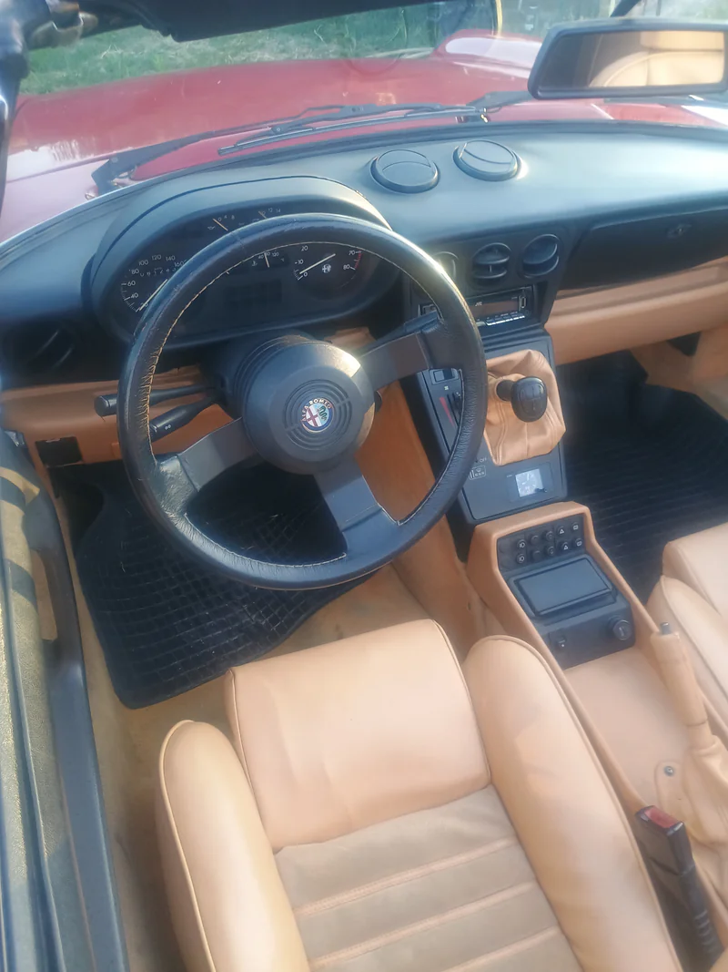 1992 Alfa Romeo Spider in Cefalu 5