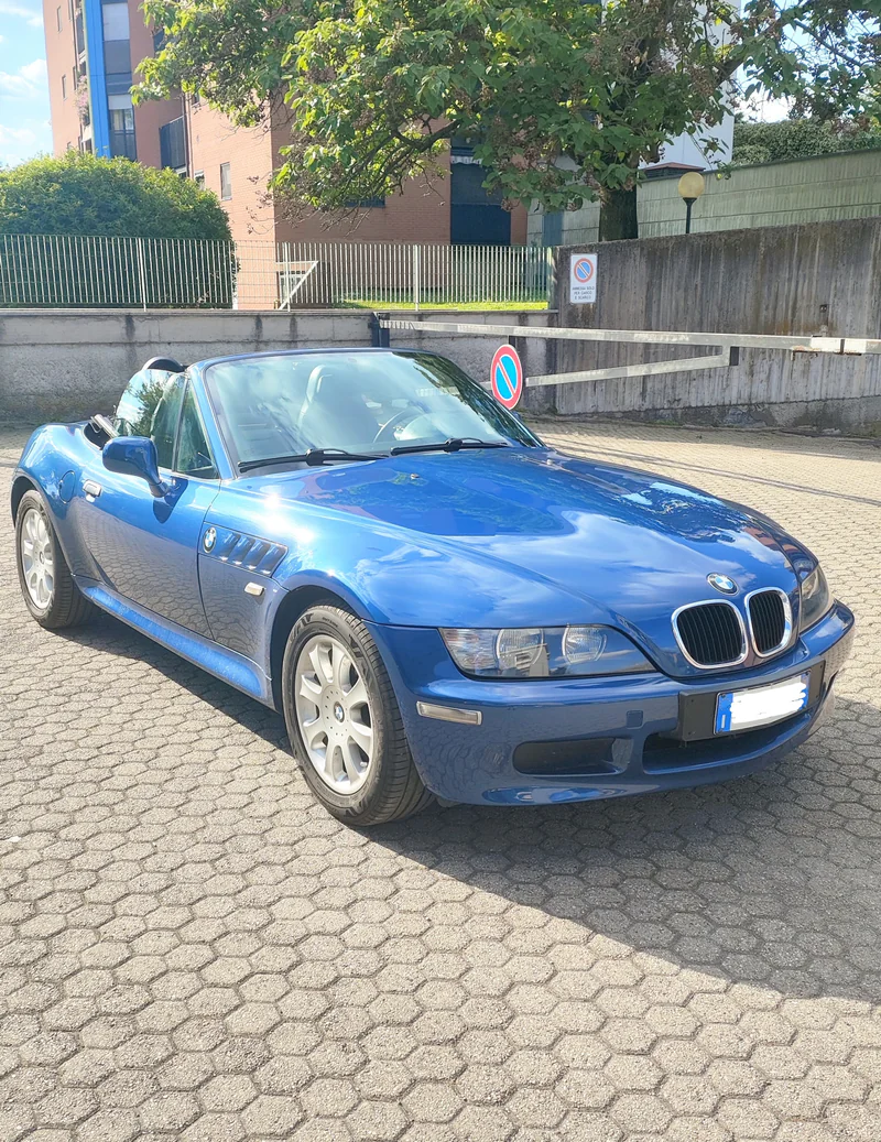 2001 BMW Z3 in Milano 5