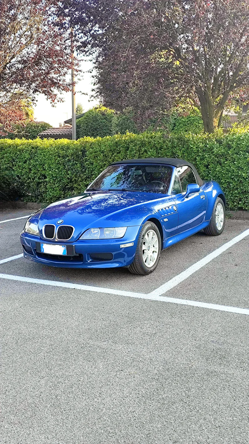 2001 BMW Z3 in Milano 4