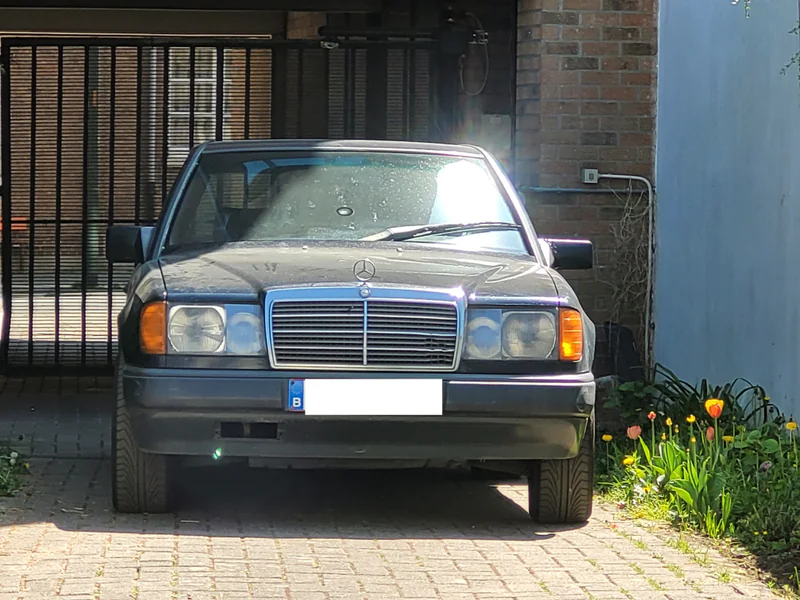 1986 Mercedes-Benz W124 230e in Auderghem 2
