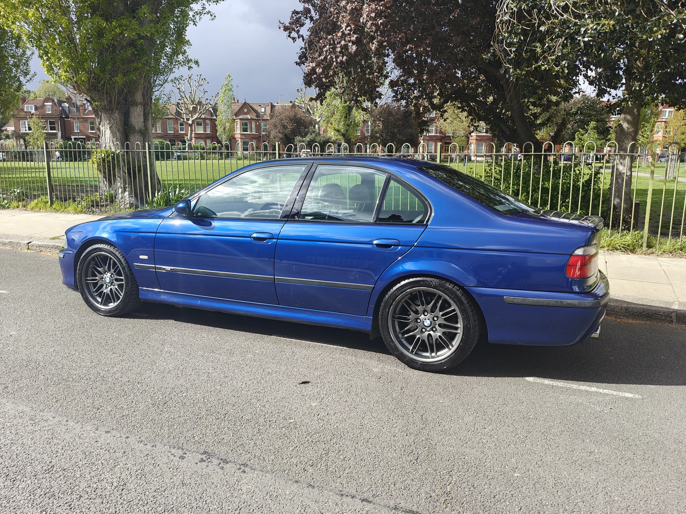 2000 BMW M5