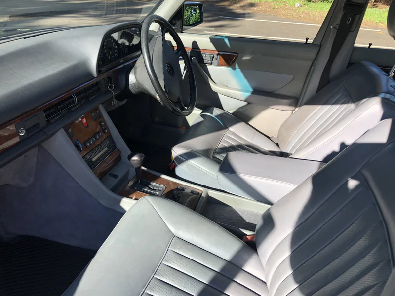 1987 Mercedes-Benz 560SEL in Brookvale 3