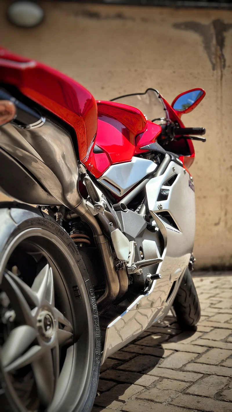 2000 Mv Agusta F4 750 in Roma 3