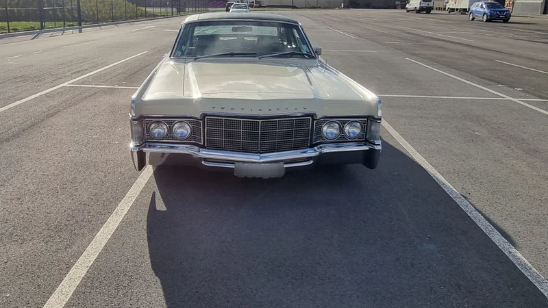 1969 Lincoln Continental in Upper Hutt 2