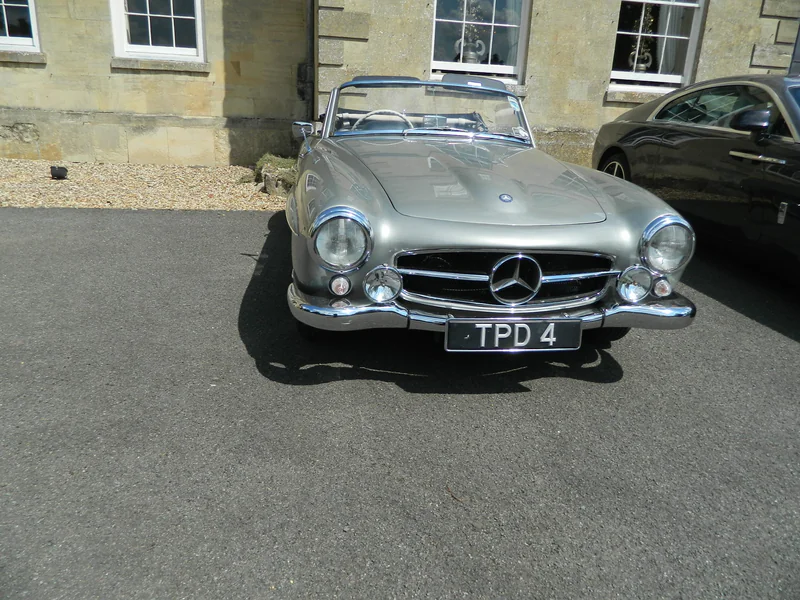 1960 Mercedes-Benz 190sl in London 3