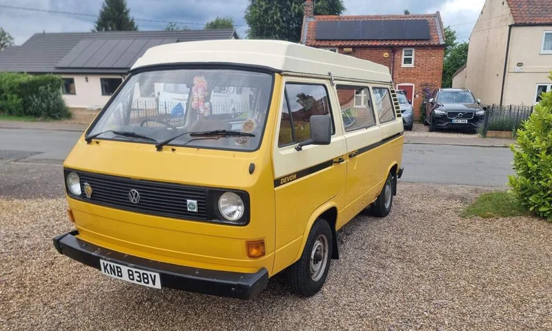 1980 Volkswagen T25 Devon Moonraker in London 6