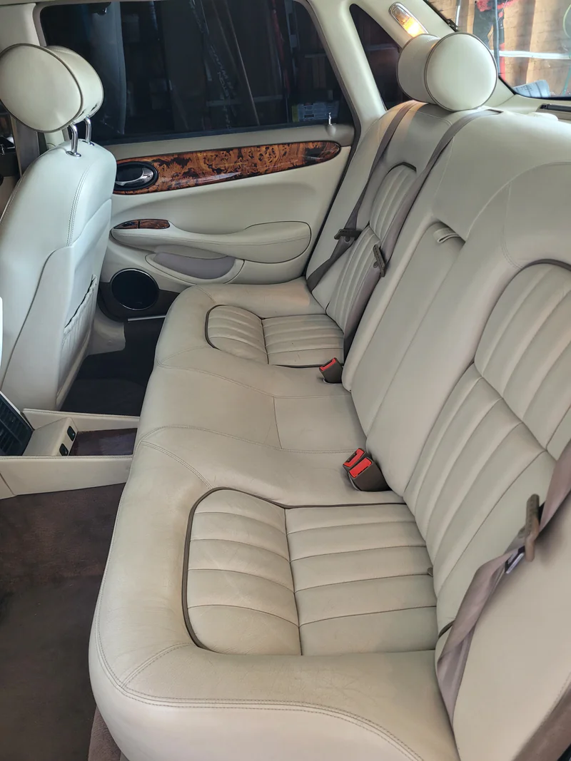 2001 Jaguar Xj8 in Ottawa 3