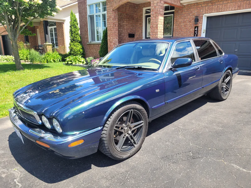 2001 Jaguar Xj8 in Ottawa 6