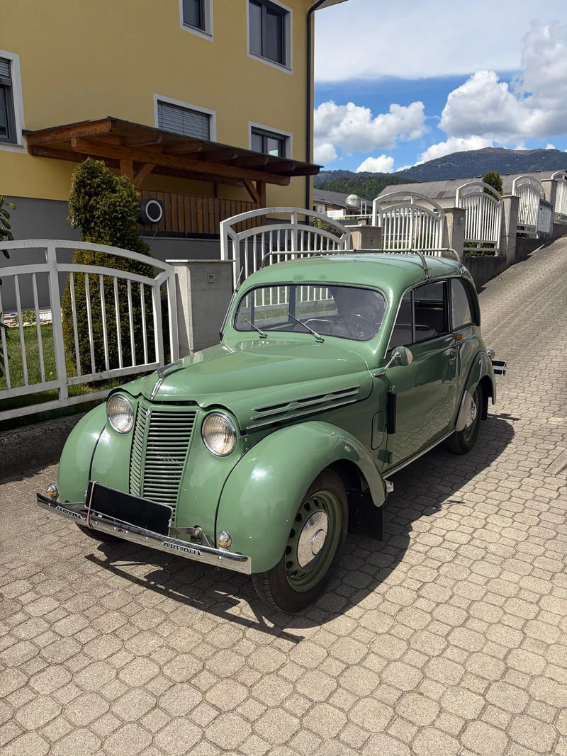 1938 Renault Juvaquatre in Villach 1