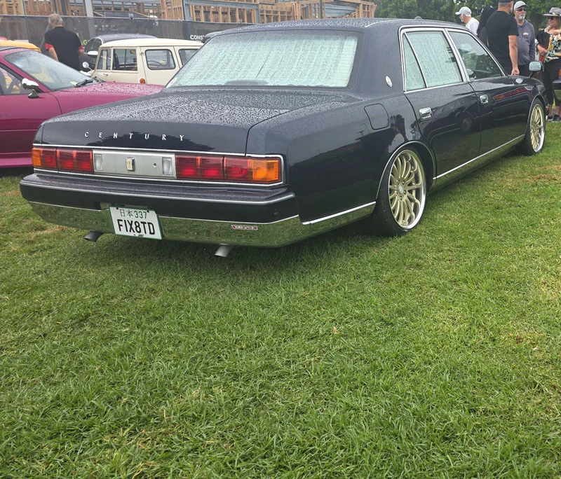2003 Toyota Century in Thames 4