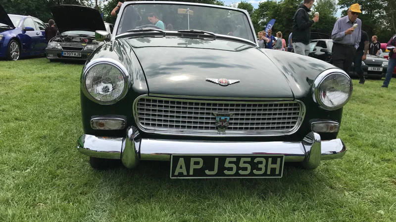 1969 Austin-Healey Mkiii in Lane End 2