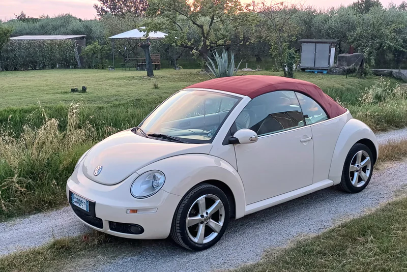 2009 Volkswagen New Beetle Red Limited Edition