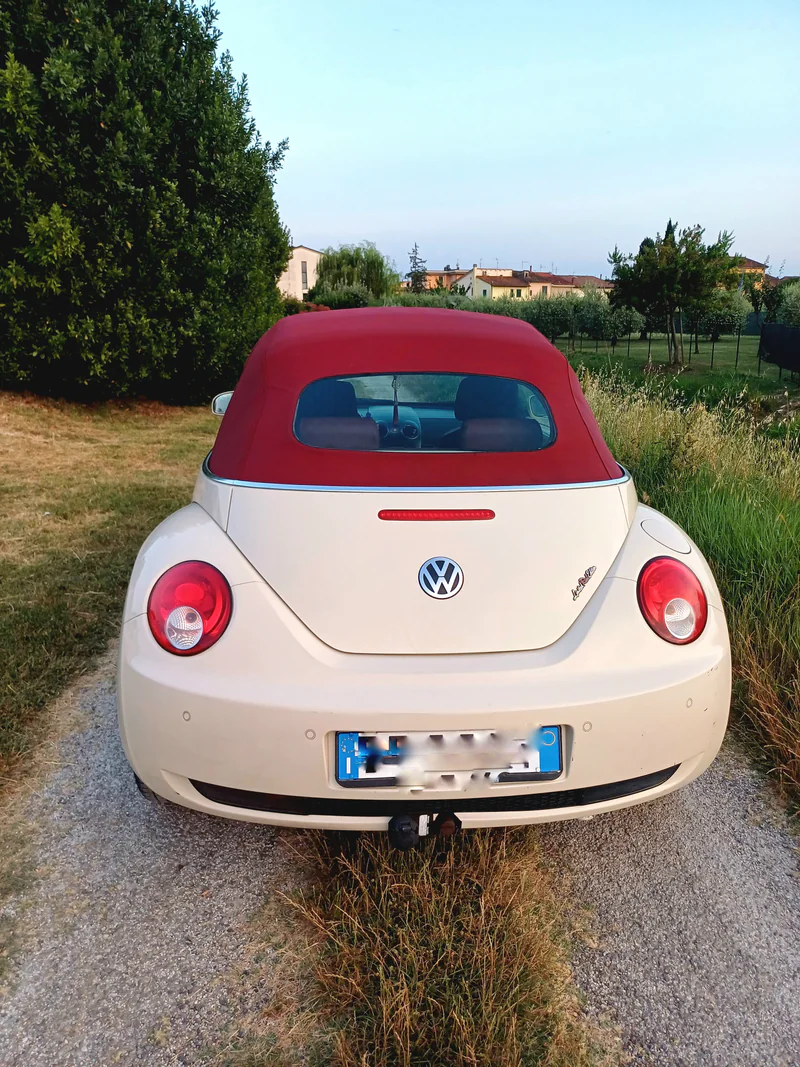 2009 Volkswagen New Beetle Red Limited Edition
