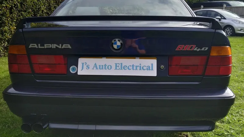 1992 BMW B10 4.0 v8 in Brentford 2
