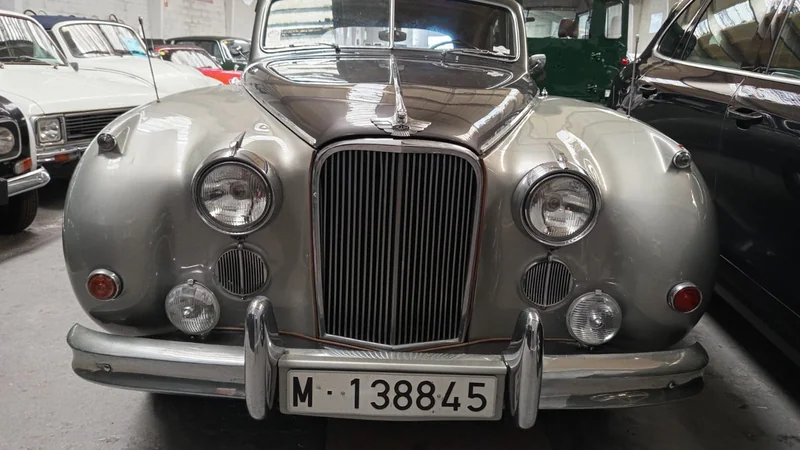 1956 Jaguar MK VI in Lugo 8