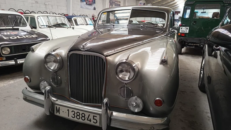 1956 Jaguar MK VI in Lugo 7