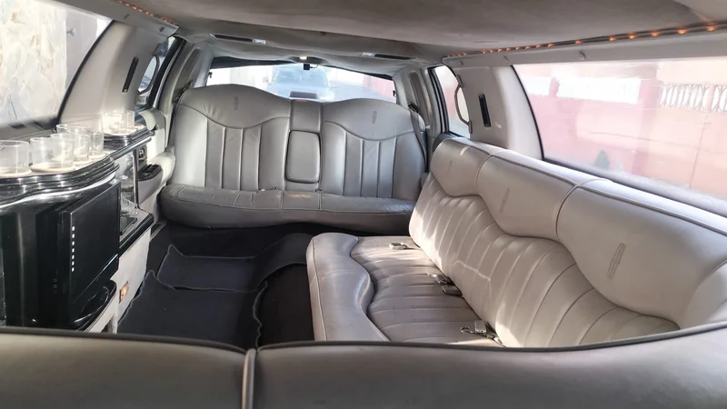 1995 Lincoln twon car in Lugo 4