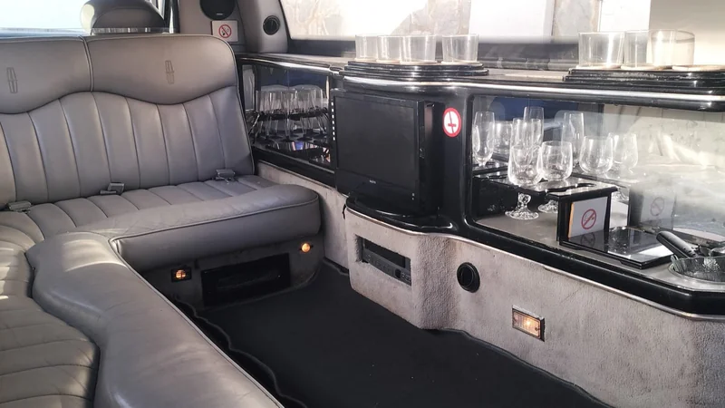1995 Lincoln twon car in Lugo 8