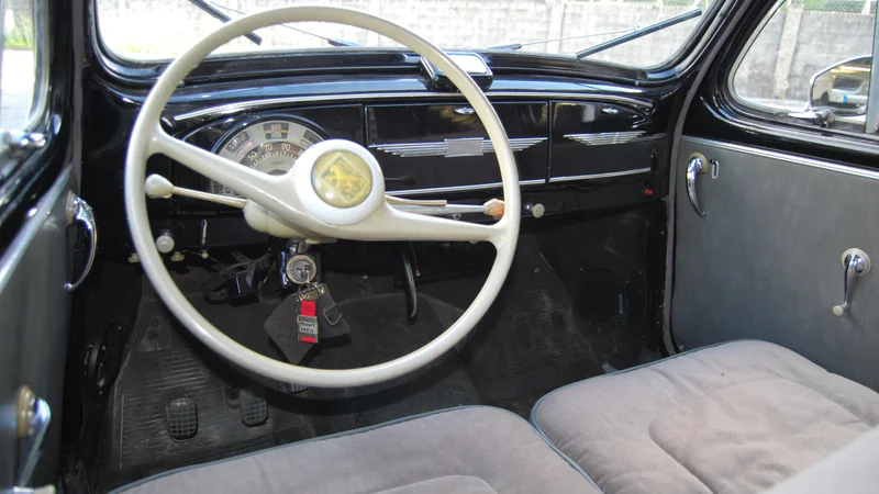 1952 Peugeot 203 in Lugo 12