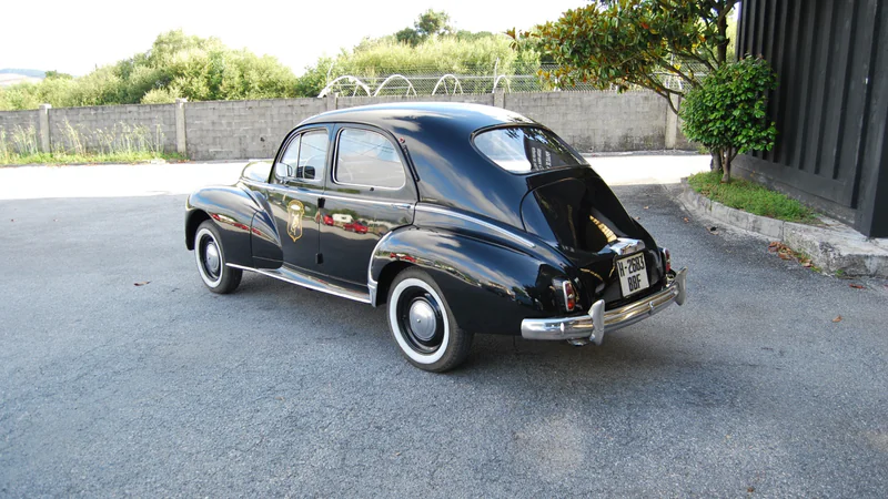 1952 Peugeot 203 in Lugo 4