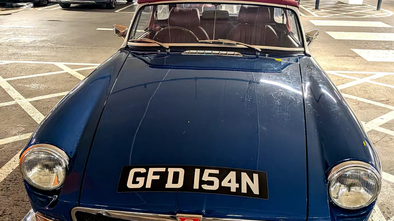 1974 MG Mgb Roadster Cab in London 2