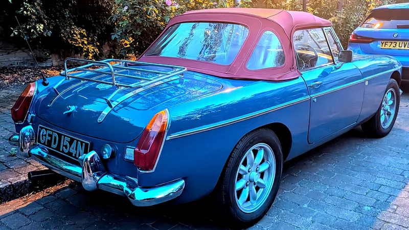 1974 MG Mgb Roadster Cab in London 4