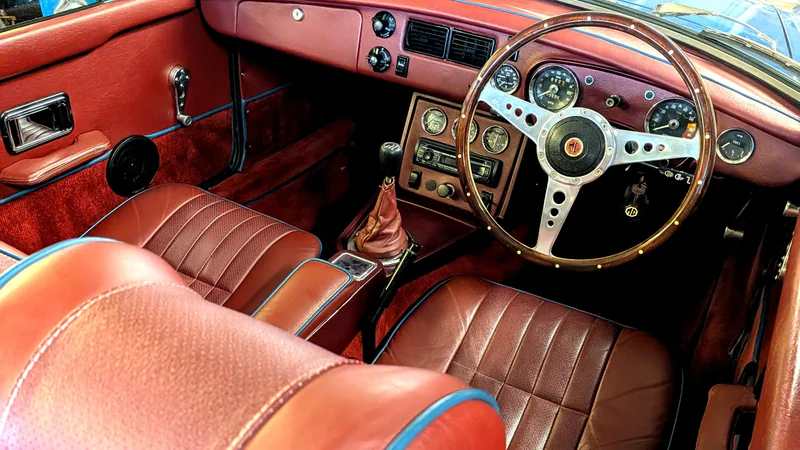 1974 MG Mgb Roadster Cab in London 5