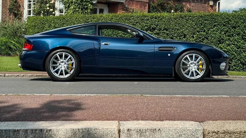 2005 Aston Martin Vanquish S in London 6