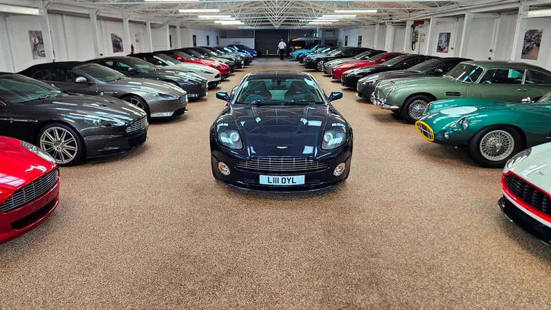 2005 Aston Martin Vanquish S in London 7