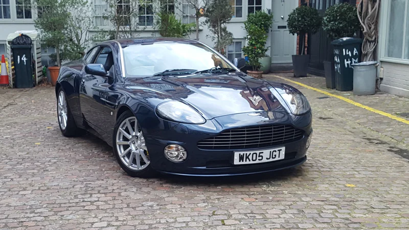 2005 Aston Martin Vanquish S in London 2