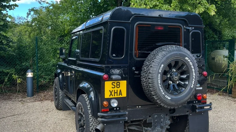 2011 Land Rover Defender 90 in London 5