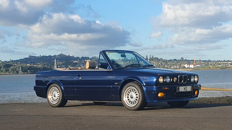 1992 BMW 325i Convertible in Auckland 2
