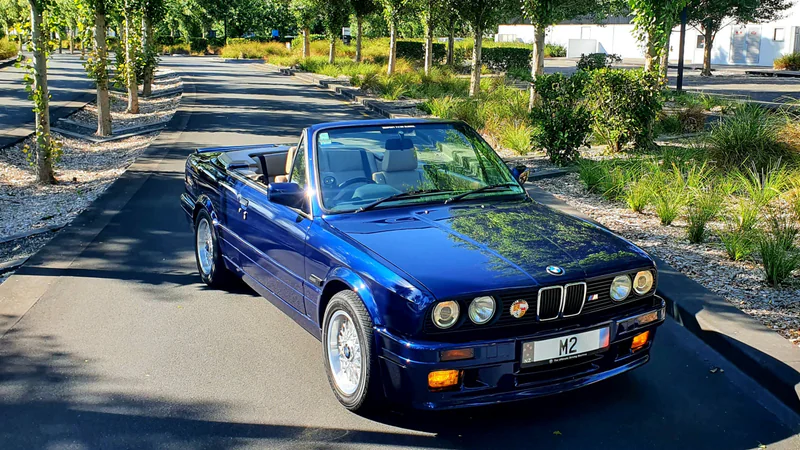1992 BMW 325i Convertible in Auckland 3