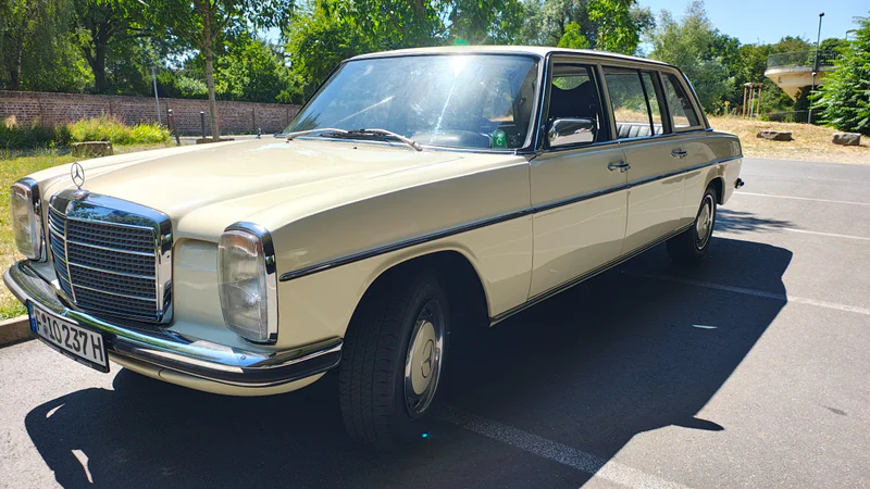 1974 Mercedes-Benz W114 pullmann in Frankfurt