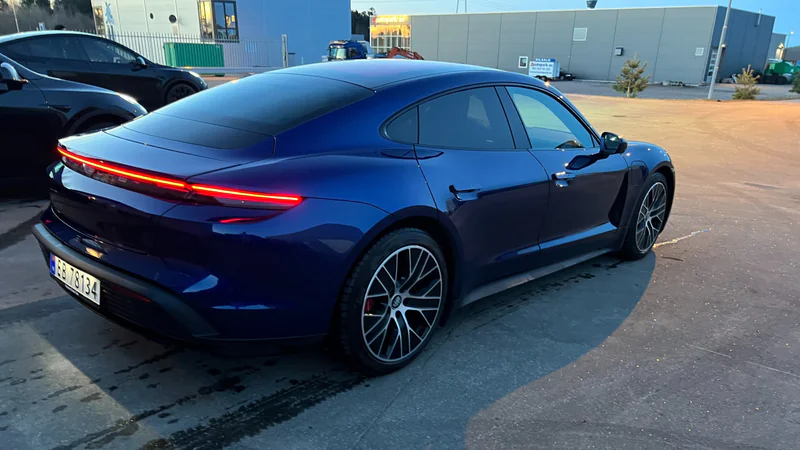 2021 Porsche Taycan 4s Perfomance Plus in Skoppum 2