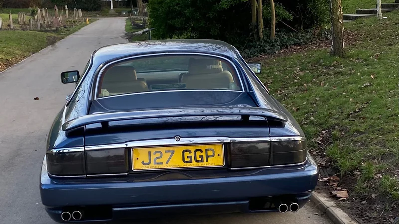 1992 Jaguar Xjs in London 3