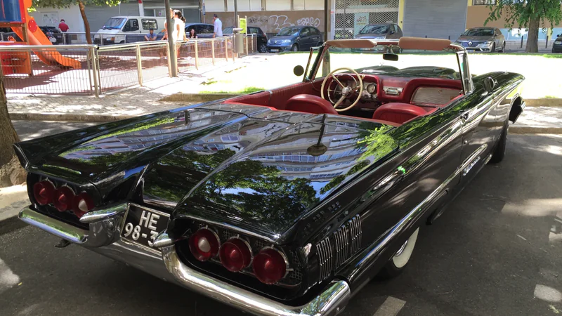 1960 Ford Thunderbird in Lisboa 4