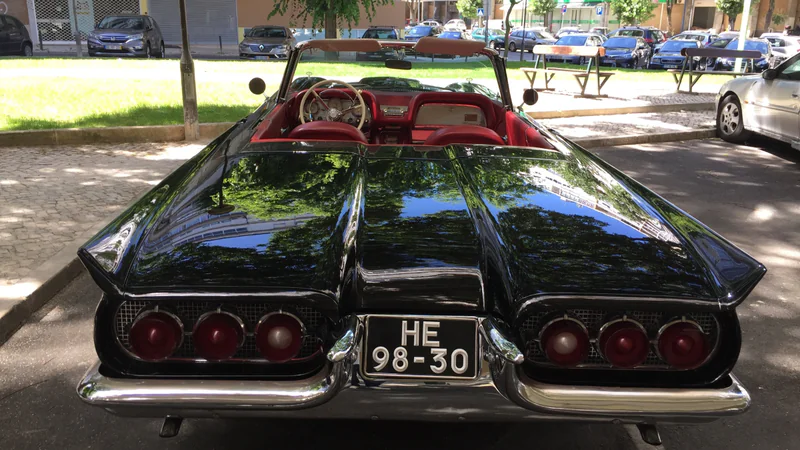 1960 Ford Thunderbird in Lisboa 5
