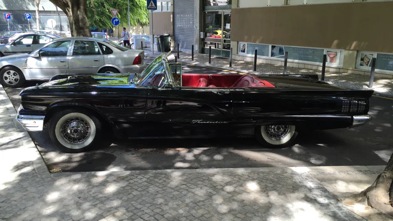 1960 Ford Thunderbird in Lisboa 3