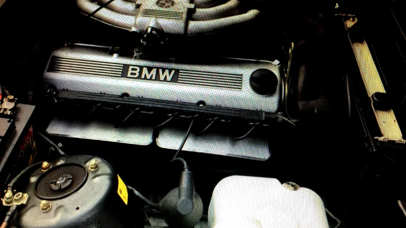 1991 BMW 320i Convertible  in Reigate 9