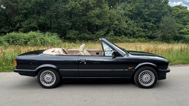 1991 BMW 320i Convertible in Reigate