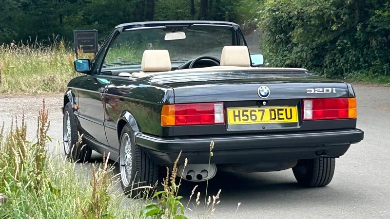 1991 BMW 320i Convertible  in Reigate 7