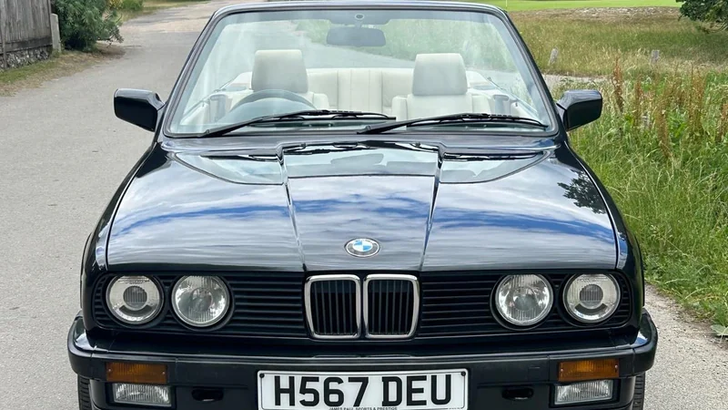 1991 BMW 320i Convertible  in Reigate 6