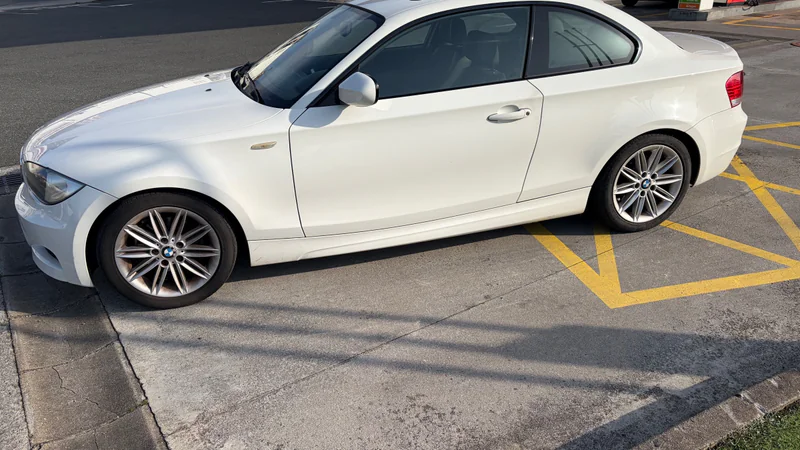 2010 BMW 1 Series in Barakaldo 3