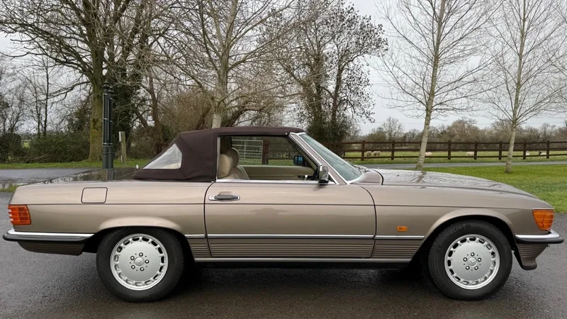 1988 Mercedes-Benz 300 SL in Stockport 1